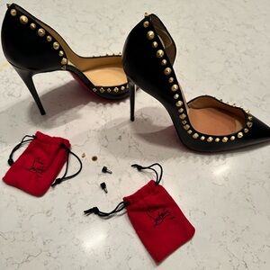Stunning and NEVER WORN Louboutin Heels